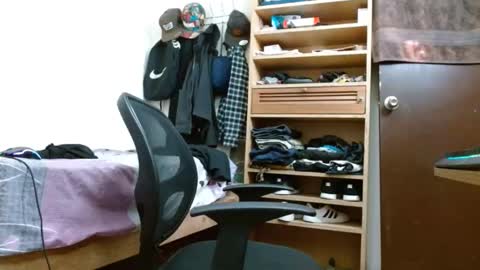 Snapshot of sebasslops chatting on February 4, 4:08 pm Sebas online show from February 4, 4:08 pm