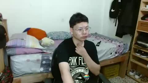 Snapshot of sebasslops chatting on February 6, 3:06 am Sebas online show from February 6, 3:06 am