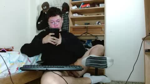 Snapshot of sebasslops chatting on February 12, 11:20 pm Sebas online show from February 12, 11:20 pm