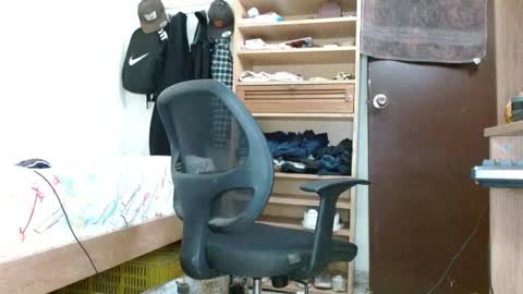 Snapshot of sebasslops chatting on February 17, 7:10 pm Sebas online show from February 17, 7:10 pm