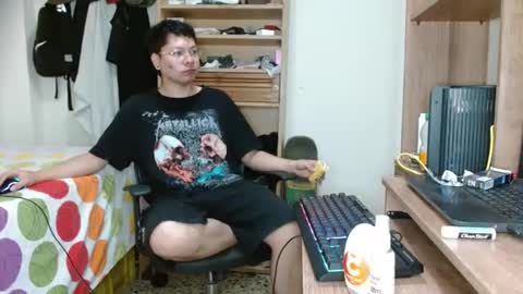 Snapshot of sebasslops chatting on February 26, 7:05 pm Sebas online show from February 26, 7:05 pm