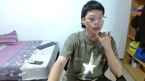 Snapshot of sebasslops chatting on March 15, 6:41 am Sebas online show from March 15, 6:41 am