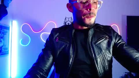 Sebastian online show from March 22, 7:50 pm