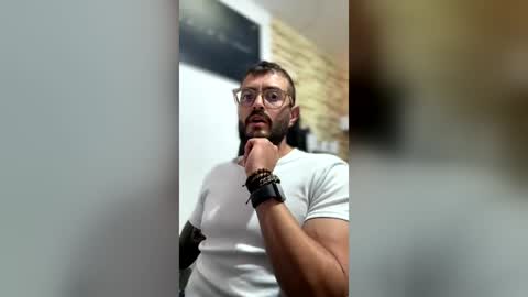 Snapshot of sebastian_ferreira chatting on July 15, 8:47 pm sebastian_ferreira online show from July 15, 8:47 pm