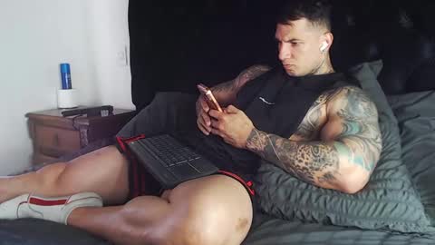 Sebastian online show from April 4, 6:27 pm