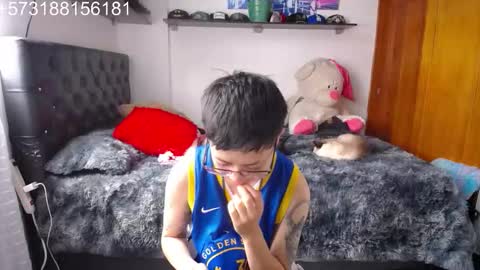 Snapshot of sebastian_posse chatting on November 10, 7:02 pm Myystiic online show from November 10, 7:02 pm