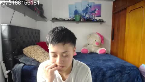 Snapshot of sebastian_posse chatting on November 20, 7:02 pm Myystiic online show from November 20, 7:02 pm