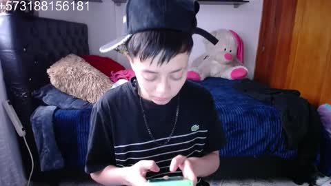 Snapshot of sebastian_posse chatting on November 21, 8:18 pm Myystiic online show from November 21, 8:18 pm