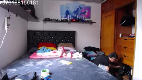 Snapshot of sebastian_posse chatting on December 1, 8:25 pm Myystiic online show from December 1, 8:25 pm