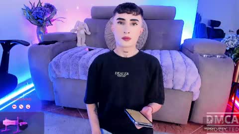     .  INDEPENDENT MODEL online show from April 17, 3:09 am