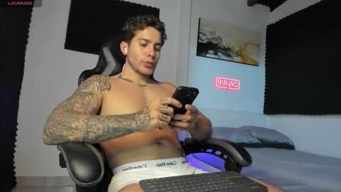 Lucian Sinclair online show from November 2, 10:34 pm