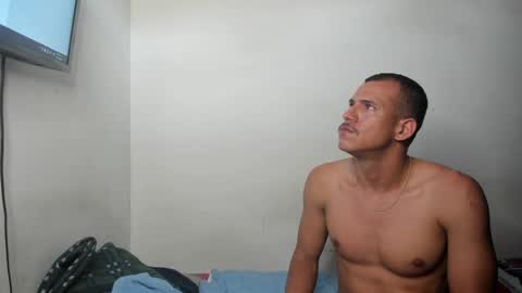 Snapshot of sebastianp13 chatting on December 19, 4:35 pm sebatian palacios online show from December 19, 4:35 pm