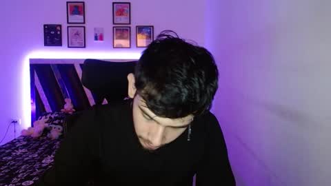 Snapshot of sebasxxl12 chatting on October 8, 1:47 am Sebas online show from October 8, 1:47 am