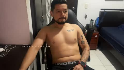 sebaz044 online show from October 25, 5:37 am