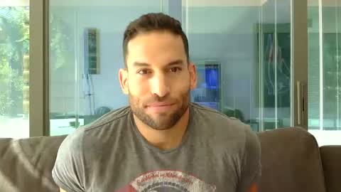 Snapshot of sebroyce chatting on May 29, 3:21 pm Sebastian Royce online show from May 29, 3:21 pm