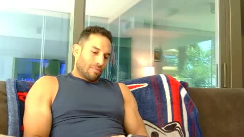 Snapshot of sebroyce chatting on June 9, 6:08 pm Sebastian Royce online show from June 9, 6:08 pm