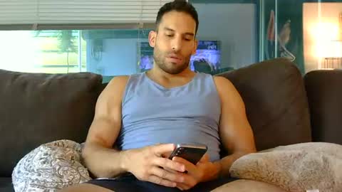 Snapshot of sebroyce chatting on June 14, 8:00 pm Sebastian Royce online show from June 14, 8:00 pm