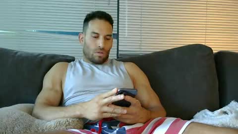 Snapshot of sebroyce chatting on June 25, 10:58 pm Sebastian Royce online show from June 25, 10:58 pm