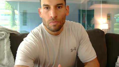 Snapshot of sebroyce chatting on August 4, 7:38 pm Sebastian Royce online show from August 4, 7:38 pm