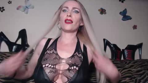 Emily online show from April 28, 8:25 pm