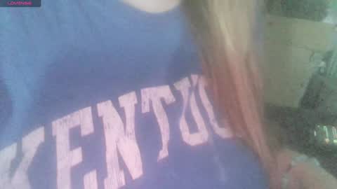 Snapshot of secret18slaveanon chatting on December 6, 5:44 pm Sunny online show from December 6, 5:44 pm