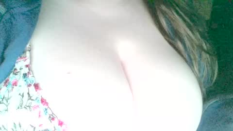 Snapshot of secret18slaveanon chatting on February 5, 12:27 pm Sunny online show from February 5, 12:27 pm