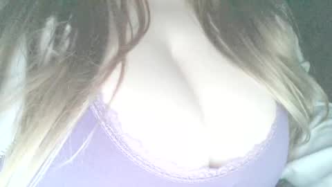 Snapshot of secret18slaveanon chatting on March 4, 5:11 am Sunny online show from March 4, 5:11 am