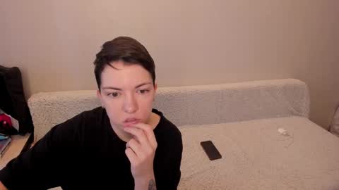 Snapshot of secret_dreams_ chatting on February 6, 8:39 am Amanda and pair in a real life we love each other but can play with you online show from February 6, 8:39 am