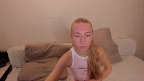 Amanda and  pair in a real life we love each other but can play with you online show from October 25, 6:54 am