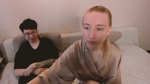 Snapshot of secret_dreams_ chatting on May 28, 7:38 am Amanda and pair in a real life we love each other but can play with you online show from May 28, 7:38 am