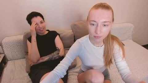 Snapshot of secret_dreams_ chatting on May 31, 6:20 pm Amanda and pair in a real life we love each other but can play with you online show from May 31, 6:20 pm