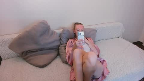 Snapshot of secret_dreams_ chatting on June 24, 7:13 pm Amanda and pair in a real life we love each other but can play with you online show from June 24, 7:13 pm