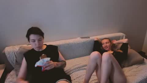 Snapshot of secret_dreams_ chatting on July 8, 11:26 am Amanda and pair in a real life we love each other but can play with you online show from July 8, 11:26 am
