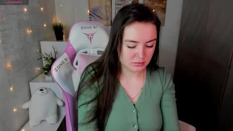 Snapshot of secret_goddes chatting on October 13, 3:39 am Catrin Mo Tu We Th Fr 5 GMT 3am-9am online show from October 13, 3:39 am