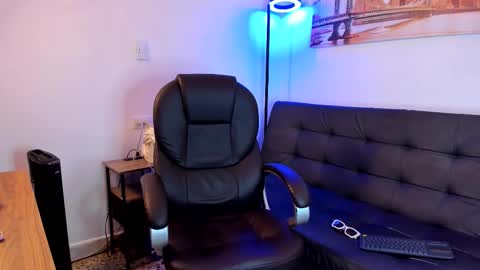 Snapshot of secret_greisy chatting on January 6, 7:12 am Greisy online show from January 6, 7:12 am