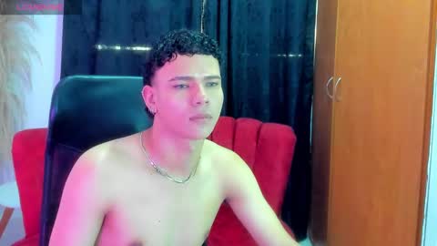 Snapshot of secret_justin chatting on November 27, 3:36 pm JUSTIN online show from November 27, 3:36 pm