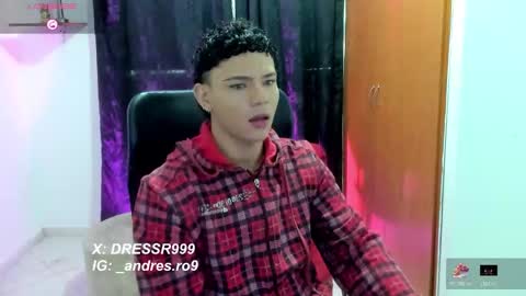 Snapshot of secret_justin chatting on December 3, 12:14 pm JUSTIN online show from December 3, 12:14 pm