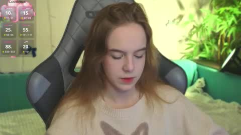 secret_materialz online show from January 13, 8:30 am