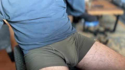 Snapshot of secret_neighbor_ chatting on November 3, 11:37 pm secret_neighbor_ online show from November 3, 11:37 pm