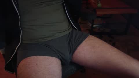 Snapshot of secret_neighbor_ chatting on November 10, 3:16 am secret_neighbor_ online show from November 10, 3:16 am