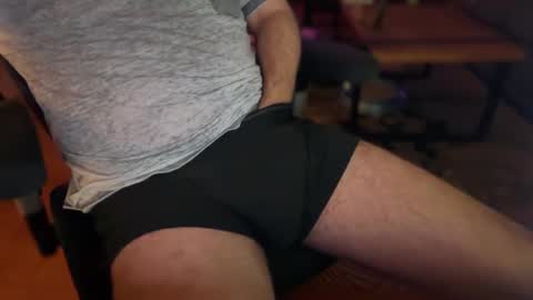 Snapshot of secret_neighbor_ chatting on November 12, 1:55 pm secret_neighbor_ online show from November 12, 1:55 pm