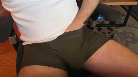 Snapshot of secret_neighbor_ chatting on November 13, 2:27 pm secret_neighbor_ online show from November 13, 2:27 pm