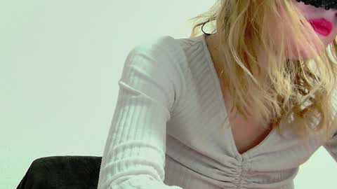 Snapshot of secretanni chatting on December 7, 8:05 pm Anni online show from December 7, 8:05 pm