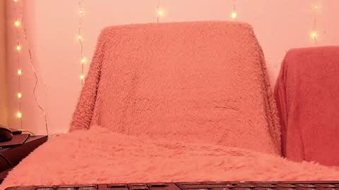 Snapshot of secretanni chatting on December 22, 9:11 am Anni online show from December 22, 9:11 am