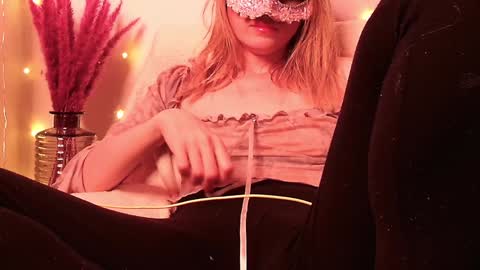 Snapshot of secretanni chatting on January 2, 9:43 am Anni online show from January 2, 9:43 am