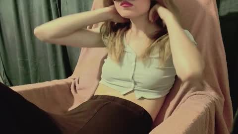 Snapshot of secretanni chatting on October 14, 1:50 am Anni online show from October 14, 1:50 am