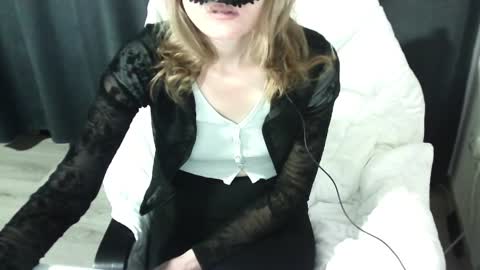 Snapshot of secretanni chatting on April 10, 11:31 pm Anni online show from April 10, 11:31 pm