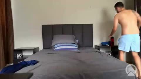 secretaura online show from April 19, 3:44 pm