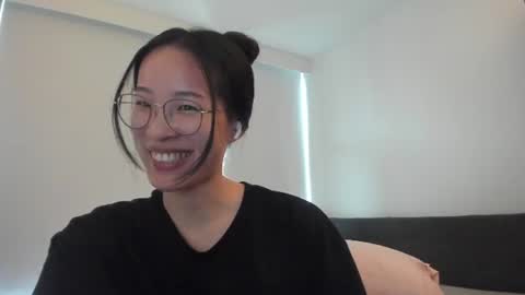 Snapshot of secretgirlfriendxo chatting on July 27, 10:39 pm Angela online show from July 27, 10:39 pm