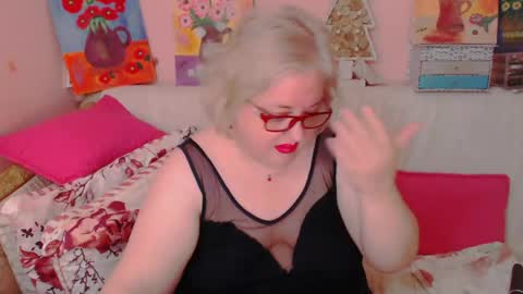 Snapshot of secretloverbbw chatting on May 19, 6:58 pm Alice online show from May 19, 6:58 pm